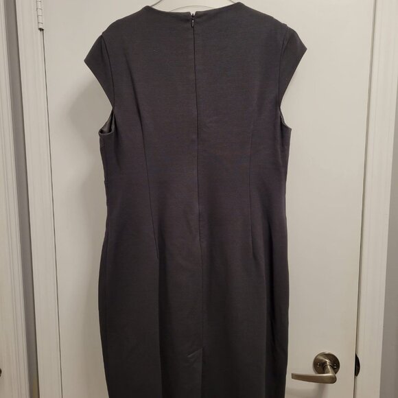 Cassis Gray Sleeveless V Neck Crossover Midi Dress Size 14 - Picture 6 of 10